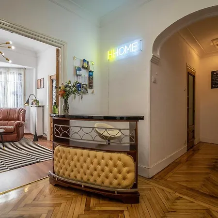 Hihome Uria Hostel *