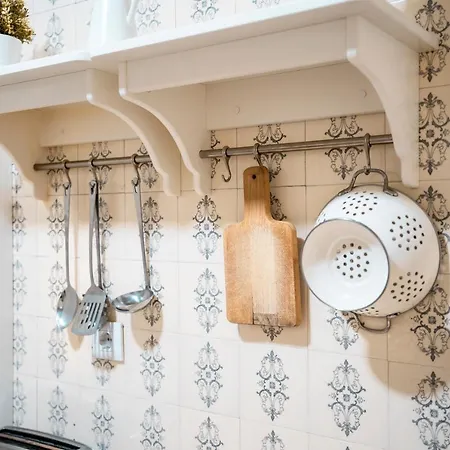 Hihome Uria Hostel *