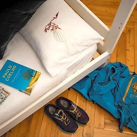 Hihome Uria بيت شباب اوفيدو