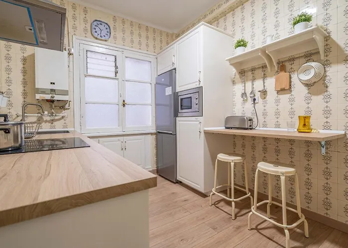 Hihome Uria Hostel *