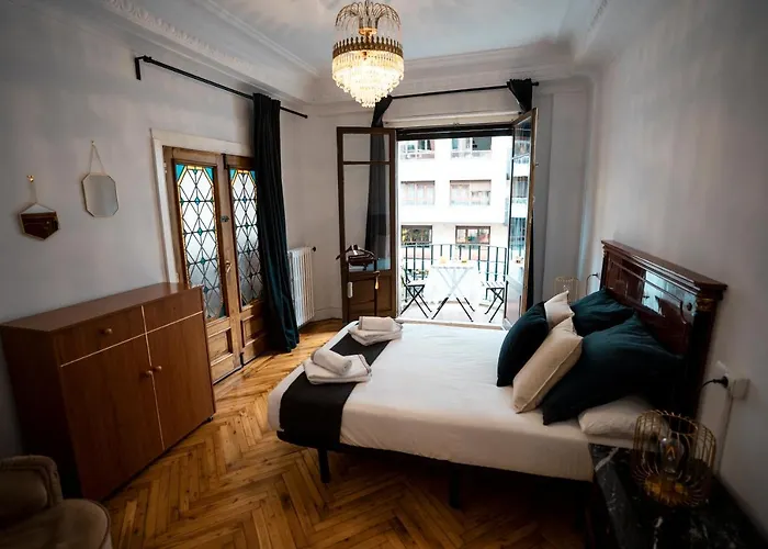 Hihome Uria * Oviedo